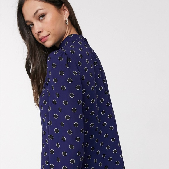New Look spot pattern top in blue from ASOS - Picture 3 of 7